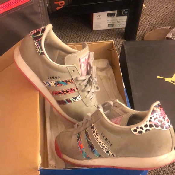 Adidas - Picture 2 of 5